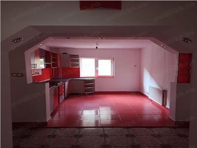 Apartament cu 3 camere in Zona Spitalul Judetean