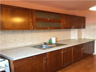 Apartament cu 3 Camere in Zona Modern