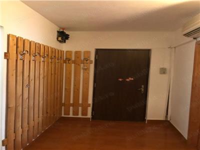 Apartament cu 3 Camere in Zona Modern