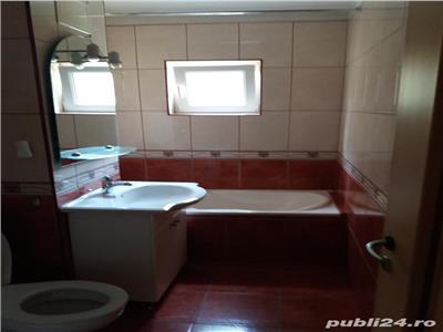 Apartament cu 3 camere in Zona Aradului