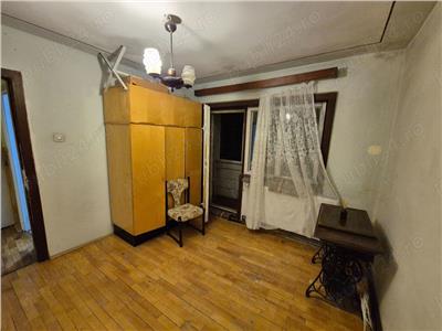 Apartament cu 3 camere in Zona Lipovei