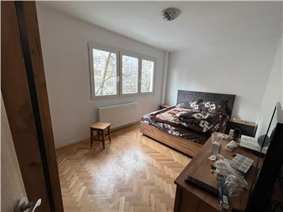 Apartament cu 3 camere in Zona Circumvalatiunii