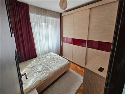 Apartament cu 2 camere, decomandat in zona Lipovei