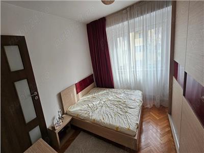 Apartament cu 2 camere, decomandat in zona Lipovei