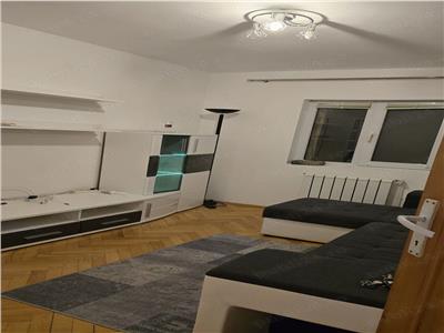 Apartament cu 3 camere in zona Lipovei