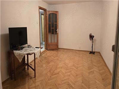 Apartament cu 3 camere in zona Lipovei